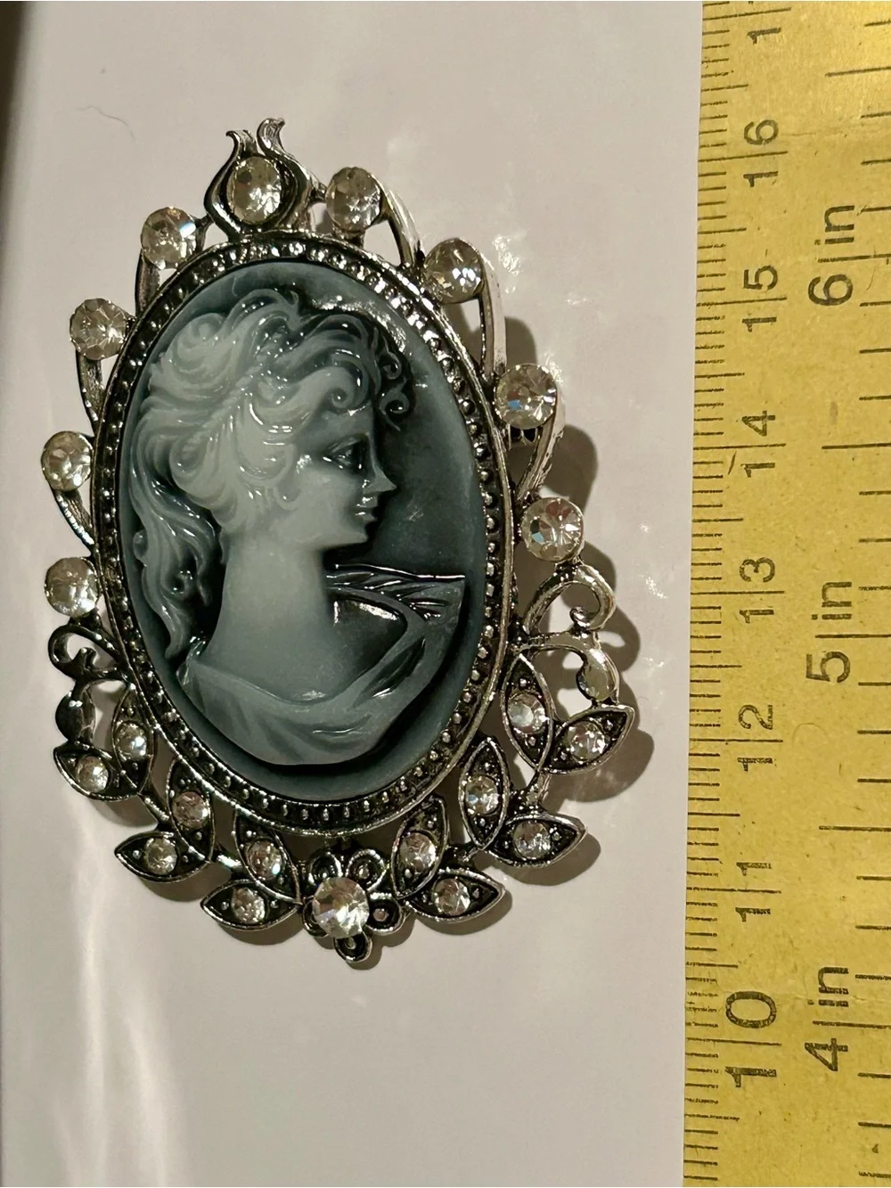 Vintage-Style Gray-Blue Cameo Brooch Necklace